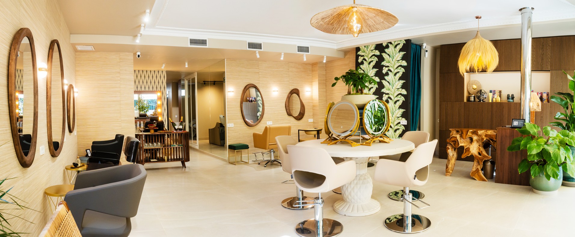 Salones de Peluquería y Belleza Poliana Souza en San Sebastián de los Reyes y Madrid